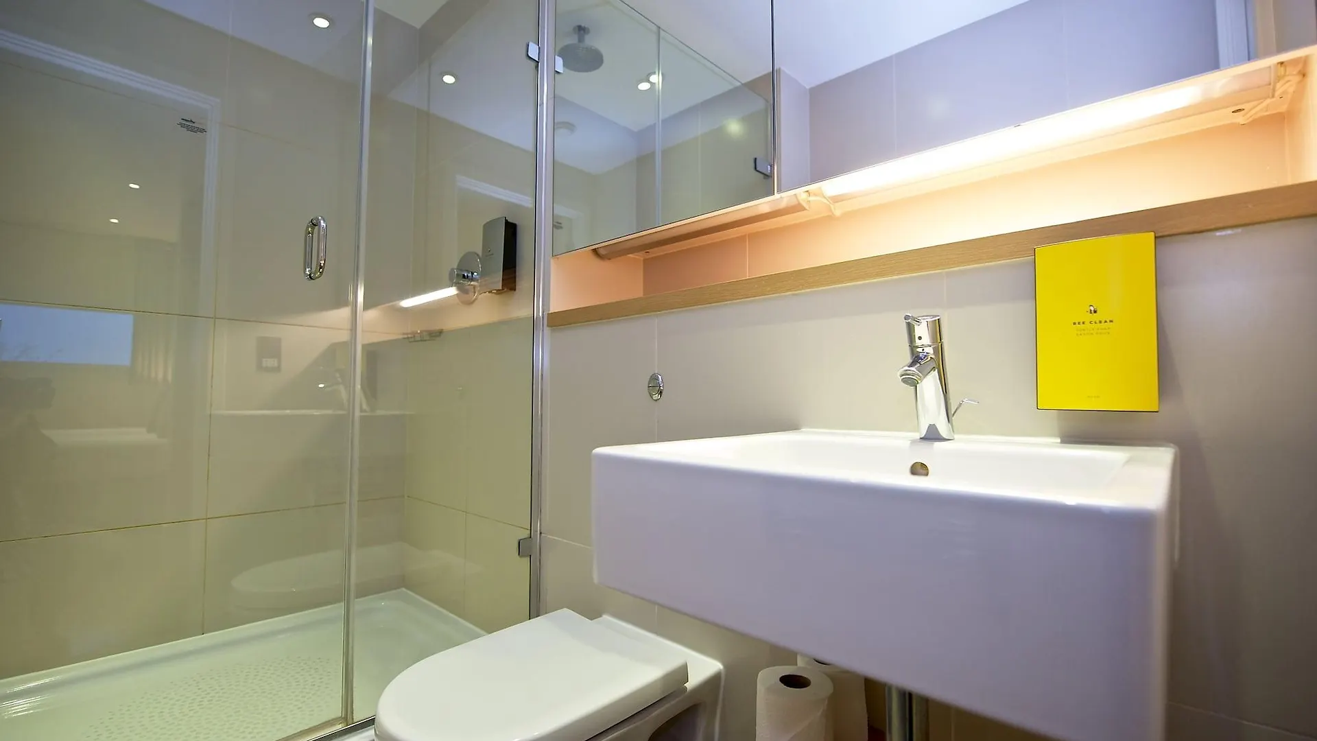 Staycity Aparthotels London Heathrow Hillingdon 4*,