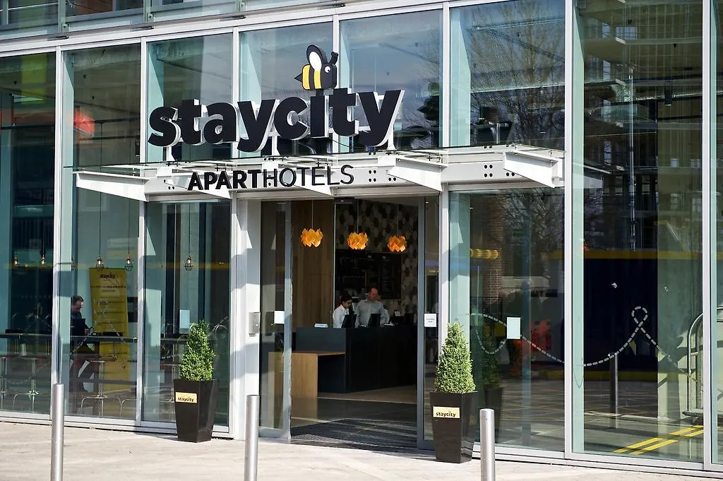 Staycity Aparthotels London Heathrow Hillingdon 4*,