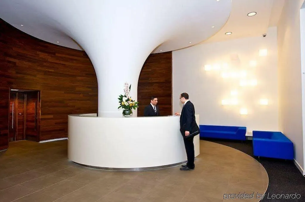 Staycity Aparthotels London Heathrow Hillingdon 4*,