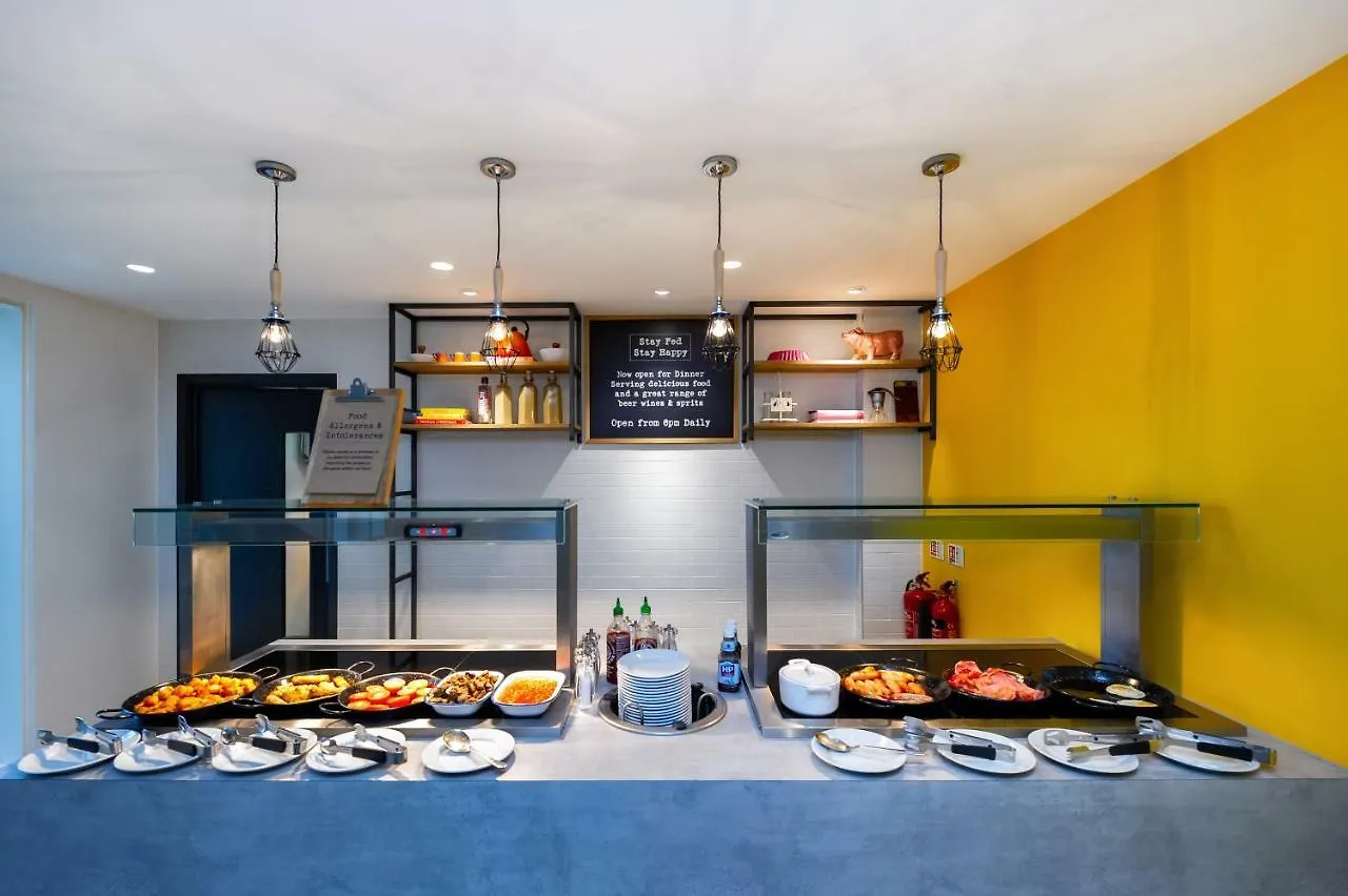 Staycity Aparthotels London Heathrow Hillingdon 4*,